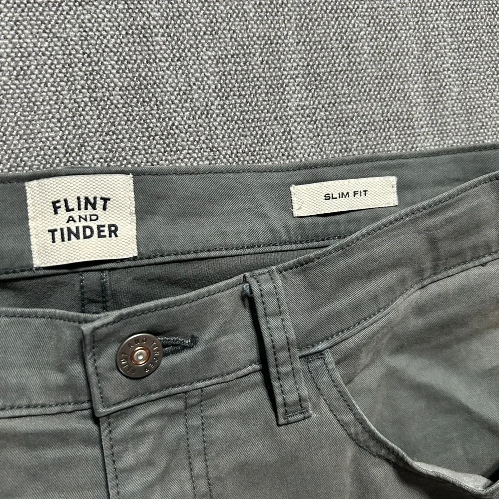 Flint and Tinder 365 Pant Mens 33x30 (Fits 34x30) Slim Fit Chino Discoloration